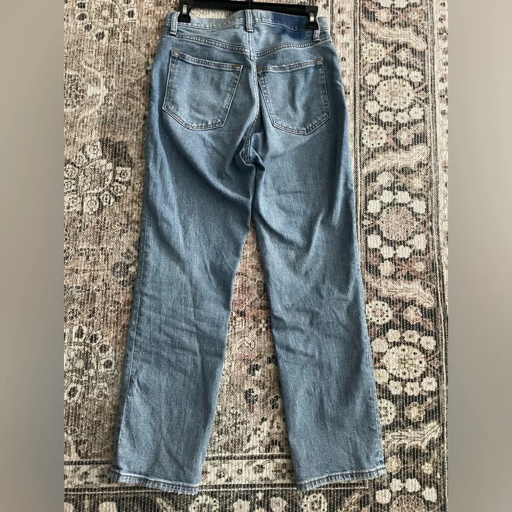 Abercrombie Ultra High Rise Ankle Straight Jean - Picture 2 of 6